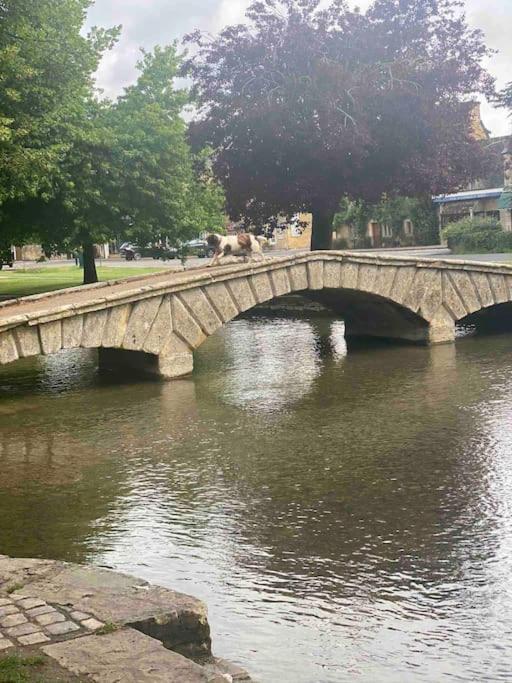 Villa Beautiful Cotswold Couples Retreat Bourton-on-the-Water Exterior foto