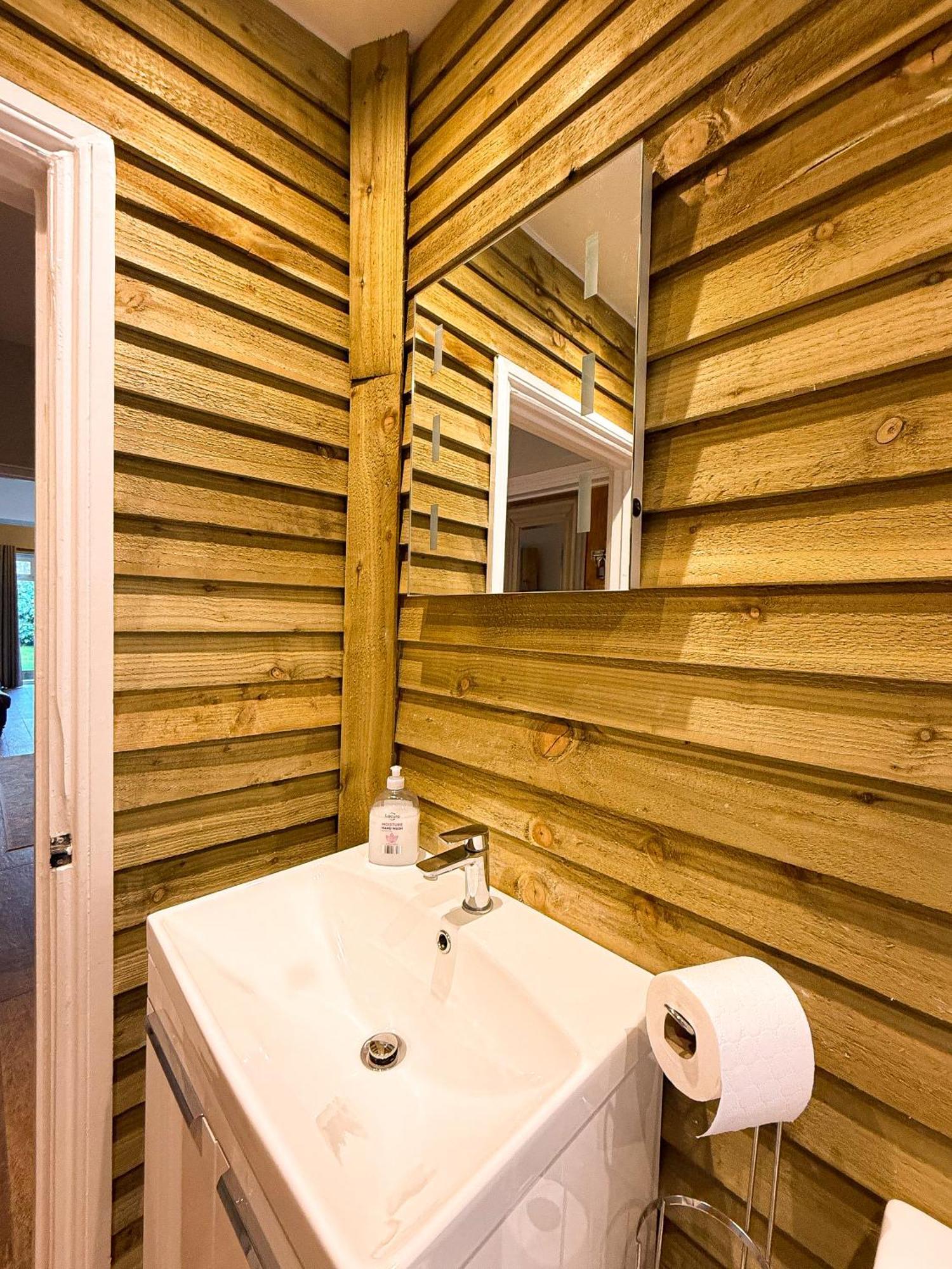 Villa Beautiful Cotswold Couples Retreat Bourton-on-the-Water Exterior foto